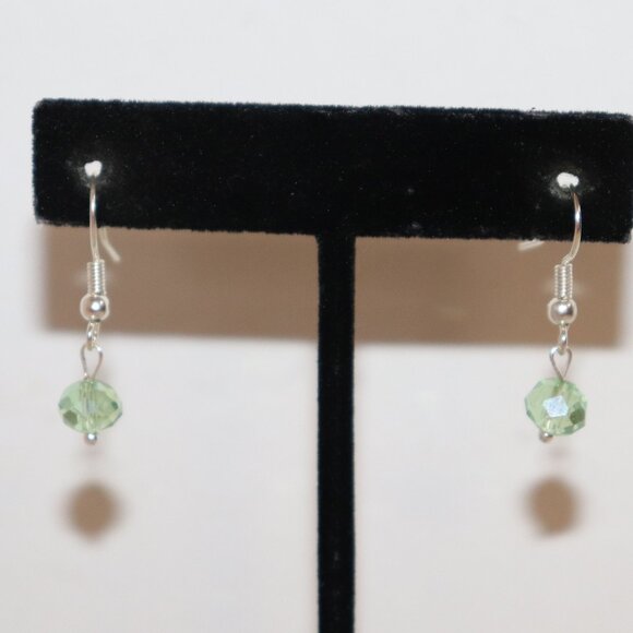 NWOT Silver and green Crystal dangle earrings 1" - Picture 1 of 5